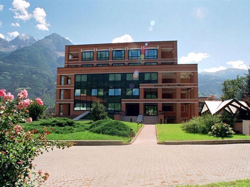 Hostellerie Du Cheval Blanc Aosta Dış mekan fotoğraf