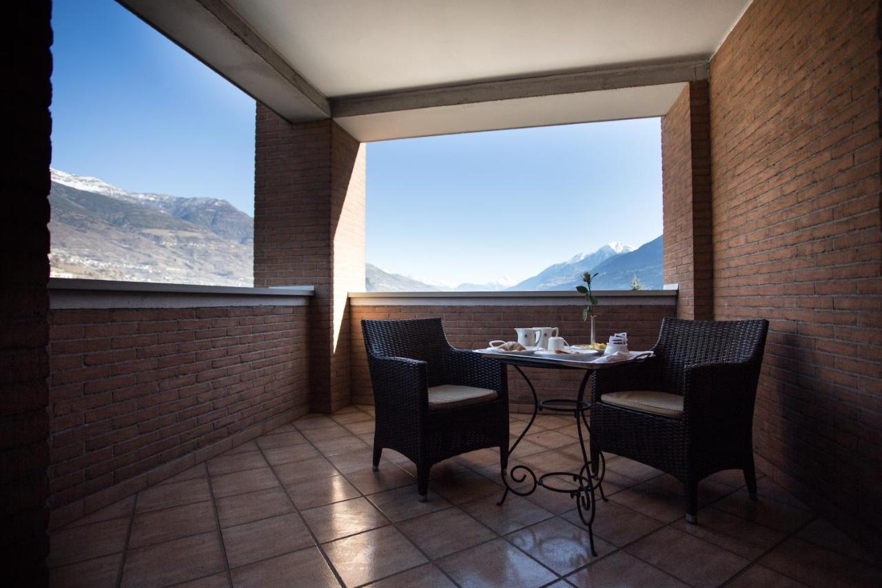 Hostellerie Du Cheval Blanc Aosta Dış mekan fotoğraf